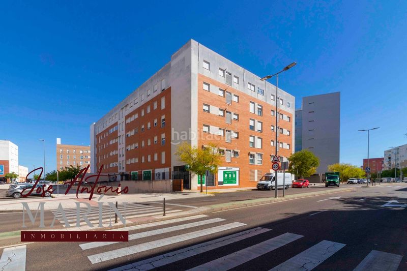 Foto 25a5e673-8c8c-4c77-98cc-226a9201854b. Pis amb aparcament piscina a Golf Guadiana Badajoz