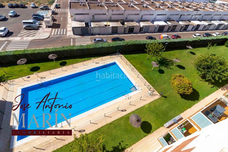 Foto 7b2441ac-dfe9-4afe-a4ff-e912b243ee2a. Pis amb aparcament piscina a Golf Guadiana Badajoz