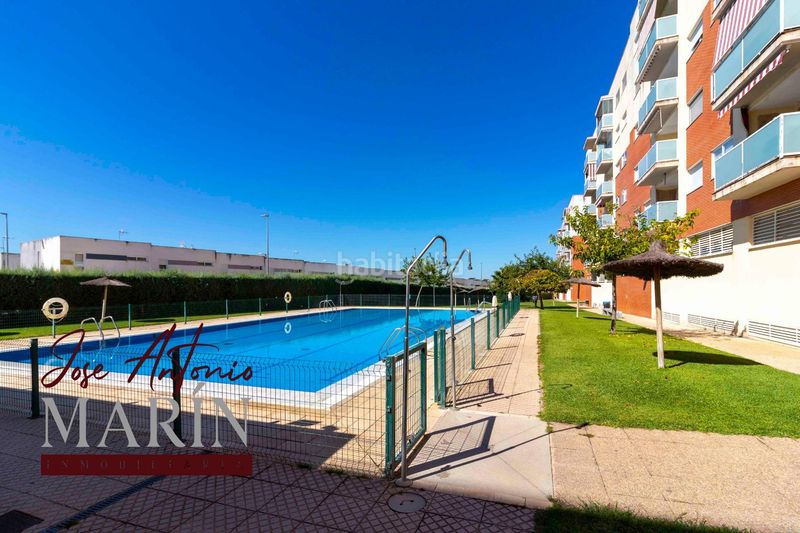 Foto eed79a99-7a71-4c9a-b815-3978ce7d62bc. Pis amb aparcament piscina a Golf Guadiana Badajoz