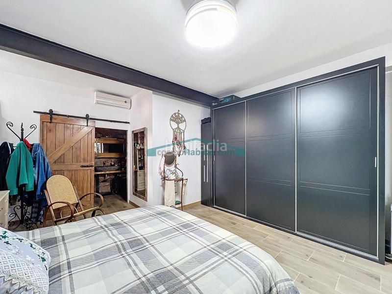 Foto 2f685d21-9f54-4fa8-9ffa-088af02c6935. Attico con riscaldamento in Ciutat Fallera Valencia