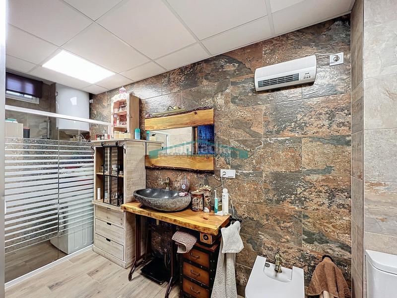 Foto f320ffaa-b3f9-44ff-85d1-3cb4541c21d6. Attico con riscaldamento in Ciutat Fallera Valencia