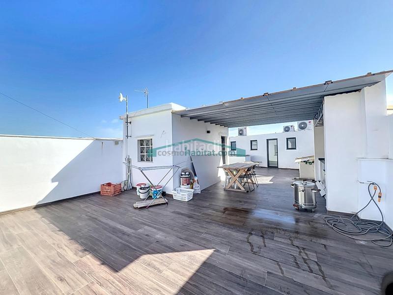 Foto cc7c6dd8-7310-46ac-b259-1ba705fdd92f. Casa espectacular casa situada en el centro de gandía, totalmente reformada, con terraza!! en Gandia