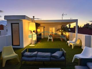 Casa a El Cabanyal-El Canyamelar. Impresionante casa con dos ambientes en el cabañal muy cerca de