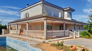 Xalet a Monserrat. Impresionante chalet ubicado en colonia casablanca, en montserra
