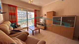 Apartament a Daimús. Bonito apartamento en primera línea de playa de daimús. con pisc
