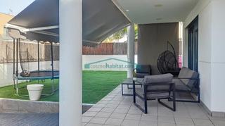 Maison jumelée à La Conarda. Maravilloso chalet pareado en la urbanización maravisa, en la po