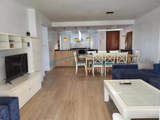 Apartament a Canet d´en Berenguer. Impresionante bajo en primera línea de playa en canet den bereng