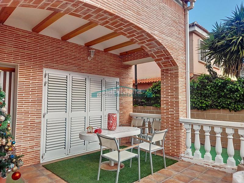 Foto a13466e8-f2f9-4abf-a238-a2e47c13e38c. Chalet espectacular chalet con piscina en Catadau