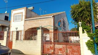 Chalet in Catadau. Espectacular chalet con piscina en catadau