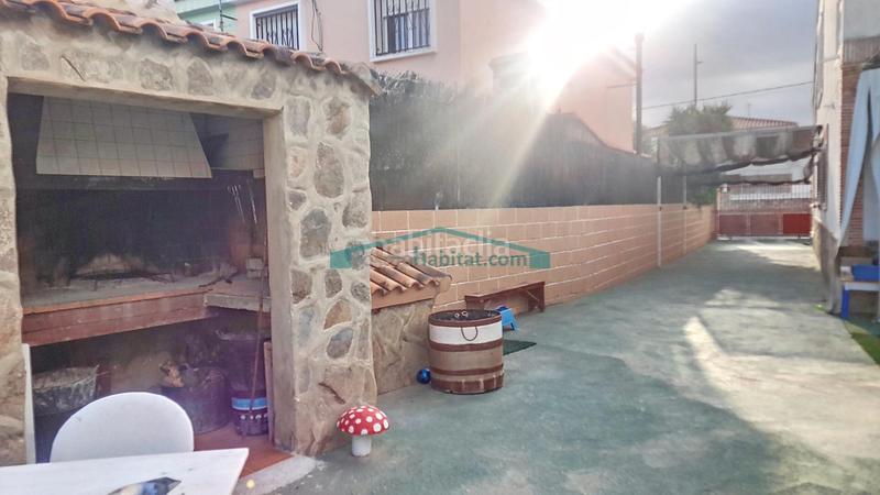 Foto f08d976f-7df2-4d7a-bb8a-9bcb20a36fc1. Chalet espectacular chalet con piscina en Catadau