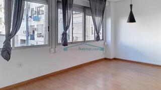 Lloguer Pis a Gran Via. Vive en el corazón de valencia! piso de 3 habitaciones con balcó