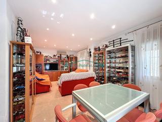 Casa a Algímia de Alfara. Casa esquinera con patio y terraza en algimia dalfara