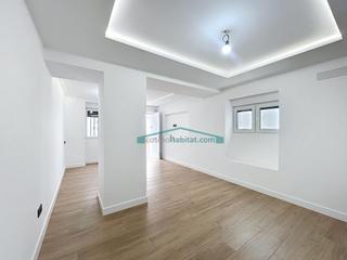 Reihenhaus in Pedralba. Preciosa casa con reforma integral a estrenar ubicada en el cent