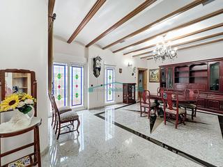 Haus in Rafelbunyol. Tu paraíso familiar en rafelbuñol, casa de pueblo reformada y es