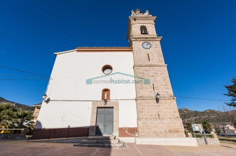 Foto 39957e8a-a2bb-40ac-868b-c5cc19aa6670. Haus mit parking in Chera