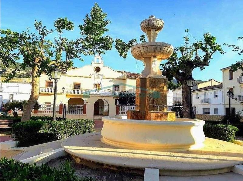 Foto 885ef71f-a52b-4bec-a21d-e9f5c3763348. Haus mit parking in Chera