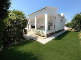 Chalet à Pedralba. Chalet independiente en pedralba, totalmente reformado con pisci