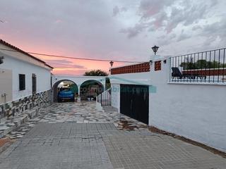 Mas à Vilamarxant. Chalet rústico con piscina y gran parcela en vilamarxant