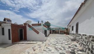 Masia a Vilamarxant. Chalet rústico con piscina y gran parcela en vilamarxant