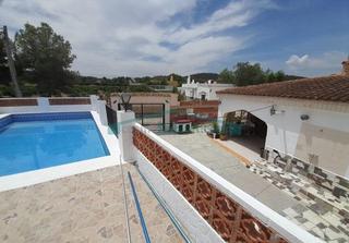 Masia a Vilamarxant. Chalet rústico con piscina y gran parcela en vilamarxant