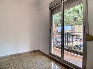 Pis a El Alborgí. Oportunidad en paterna, piso semireformado con ascensor y balcón