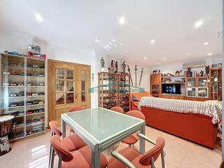 Casa a Algímia de Alfara. Casa esquinera con patio y terraza en algimia dalfara