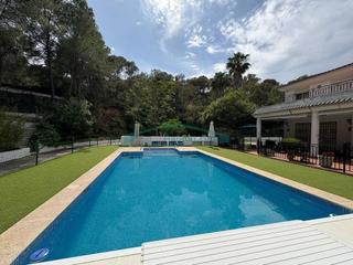 Chalet à Gilet. Exclusivo chalet independiente con gran parcela y piscina climat