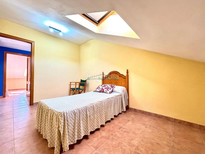 Foto 05b1838c-fcbf-461c-9ae0-a561e55802e4. Casa aparellada amb aparcament a Corinto-Almardà Sagunt