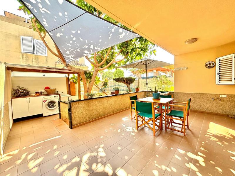 Foto 2c8755b2-7732-4ed2-9025-e01f483178b2. Casa aparellada amb aparcament a Corinto-Almardà Sagunt