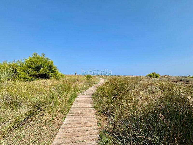 Foto 2d83024c-8101-4720-bfd1-96665eb3f63a. Casa aparellada amb aparcament a Corinto-Almardà Sagunt