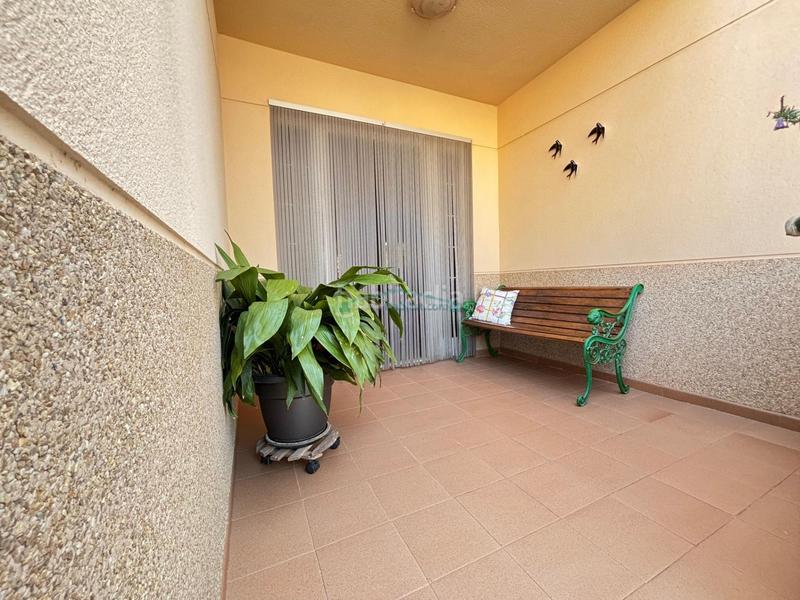 Foto 424f93c3-a11a-4ad8-b234-be699583dd88. Casa aparellada amb aparcament a Corinto-Almardà Sagunt