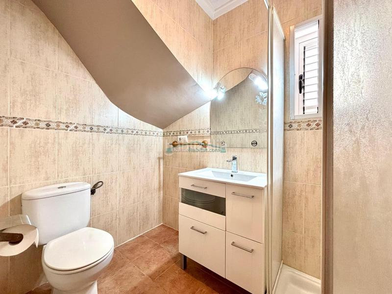 Foto 544111bc-45e3-410d-9638-40dd0d2f05e7. Casa aparellada amb aparcament a Corinto-Almardà Sagunt