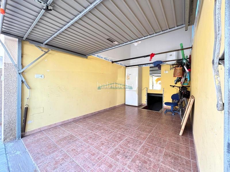 Foto 5b14dc0d-bd00-4e7b-bc7a-b65edf077387. Casa aparellada amb aparcament a Corinto-Almardà Sagunt