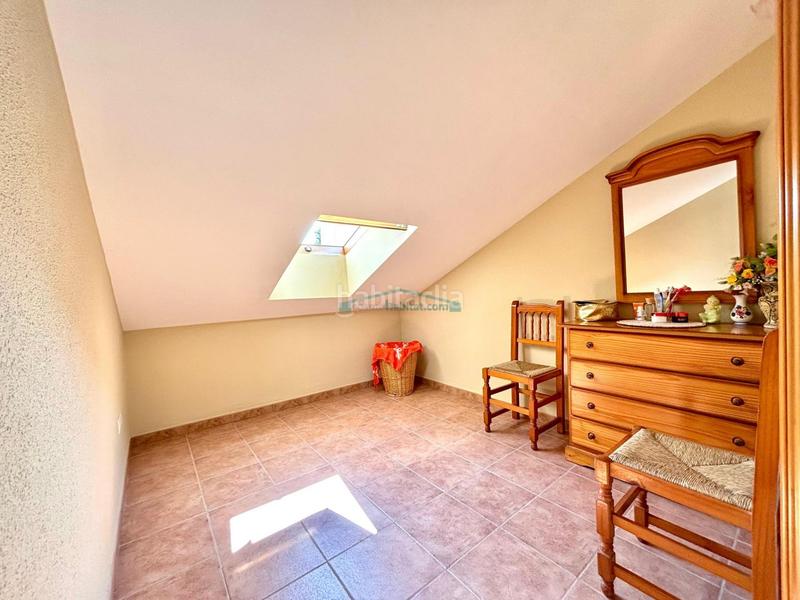 Foto 636f4401-b879-4ae8-a032-b4a713c3e162. Casa aparellada amb aparcament a Corinto-Almardà Sagunt