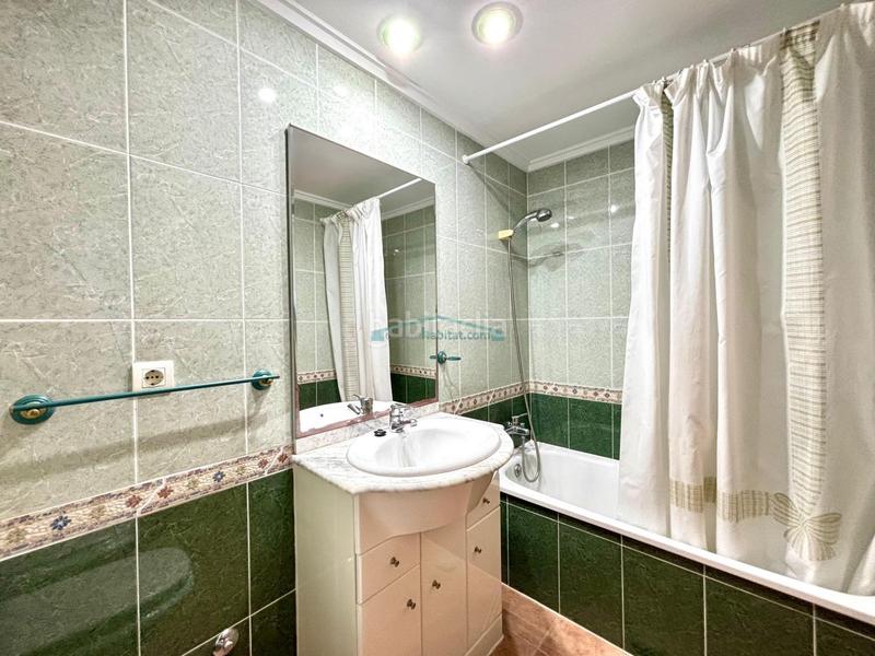 Foto 6af18a14-bb94-48a6-9443-6f15a13e4c04. Casa aparellada amb aparcament a Corinto-Almardà Sagunt