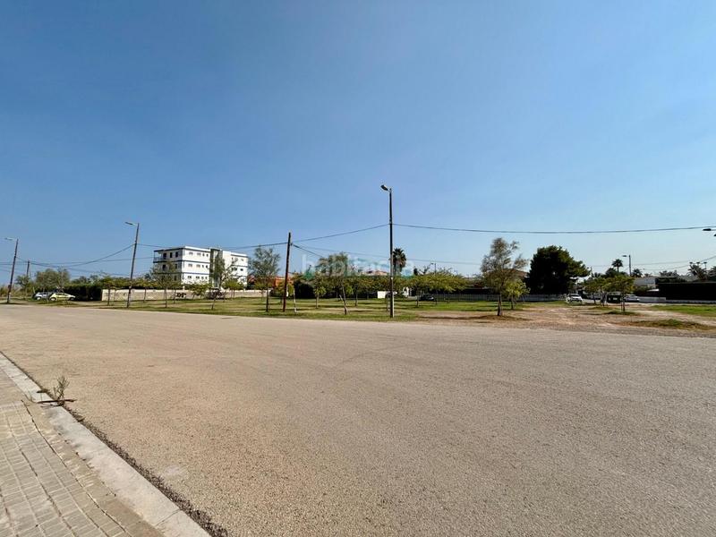 Foto 915d1211-f7e9-4ea7-a7a5-8a179e94ae46. Casa aparellada amb aparcament a Corinto-Almardà Sagunt