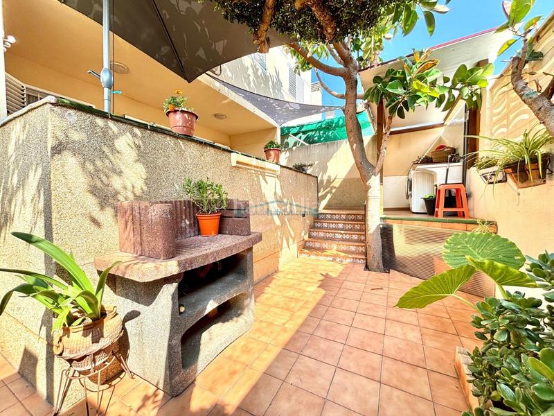 Foto 92779f03-8385-484b-b17c-ba3e4ee51b7e. Casa aparellada amb aparcament a Corinto-Almardà Sagunt