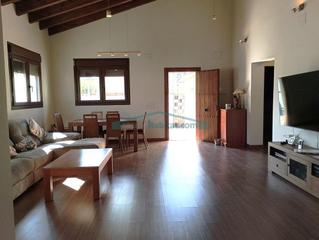 Chalet in Navajas. Chalet esquinero independiente de una planta con piscina en nava