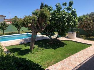 Chalet in El Grao. Villa reformada con piscina en castellón