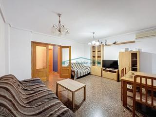 Appartamento in Parque de la Bombilla. Exclusiva en lliria! amplia vivienda con balcón y excelentes cal
