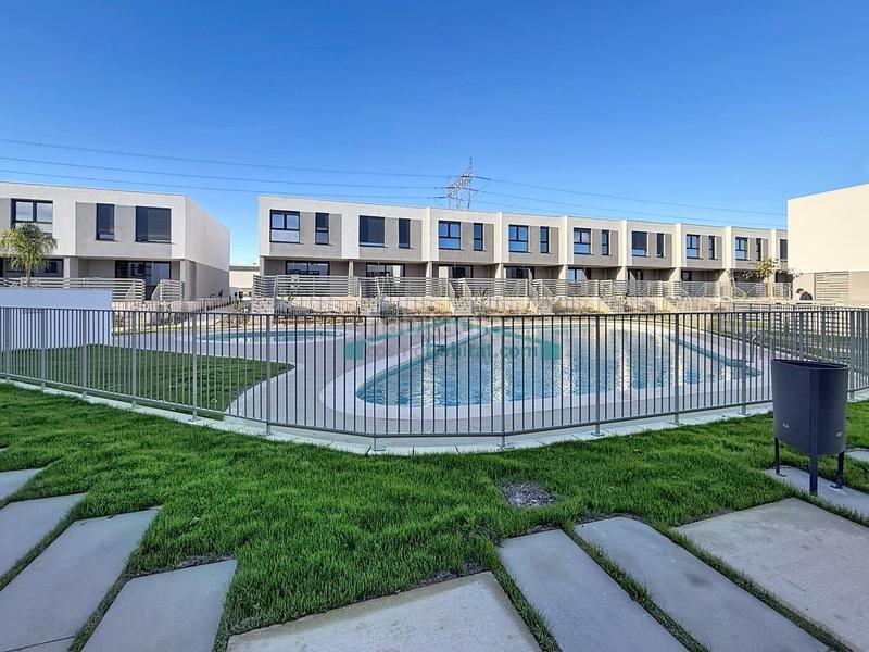 Foto c3f290ec-1d93-4850-897a-6044aa19401e. Affitto casa a schiera con riscaldamento parcheggio piscina in San Antonio de Benagéber