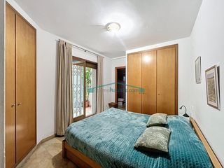 Flat in El Pilar. Exclusiva vivienda con terraza y excelentes zonas comunes junto
