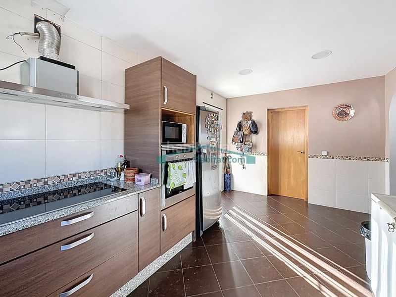 Foto 13b17d2d-0646-4232-95d2-793da1d65894. Xalet amb aparcament a Pedralba