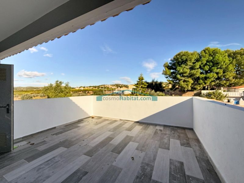 Foto 3075945f-7f5b-4849-b0d3-33da00a5f21c. Xalet amb aparcament a Pedralba