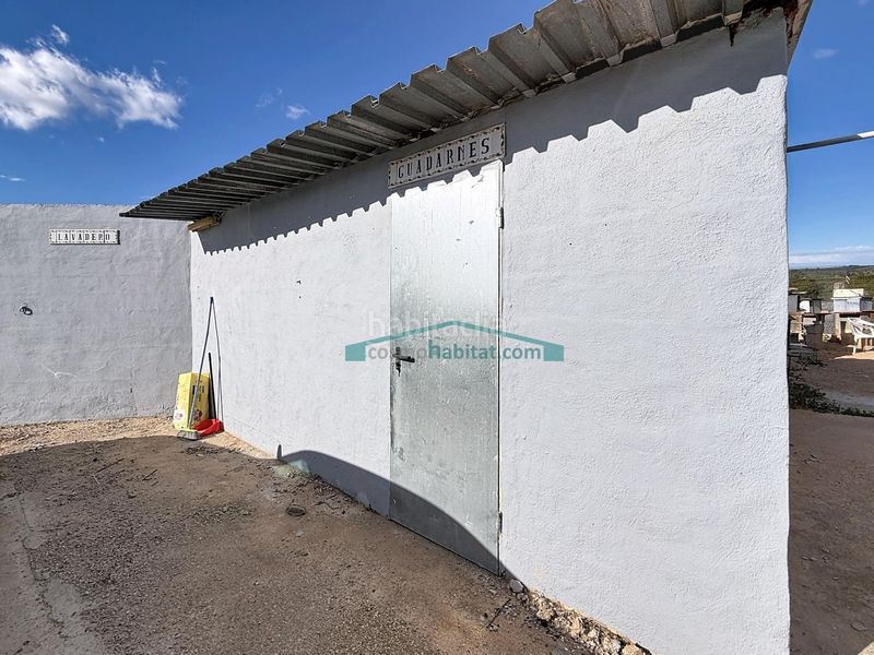 Foto 4cbefd0b-f042-4131-a051-7d9a7074c846. Xalet amb aparcament a Pedralba