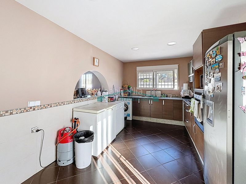 Foto baf9bbc9-d015-498f-bf96-09254f7aee1c. Xalet amb aparcament a Pedralba