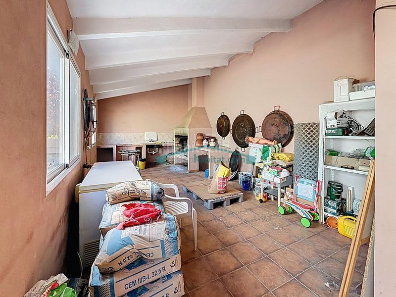 Foto bbba1e37-f7bc-448a-bf71-a782fff03bcf. Xalet amb aparcament a Pedralba