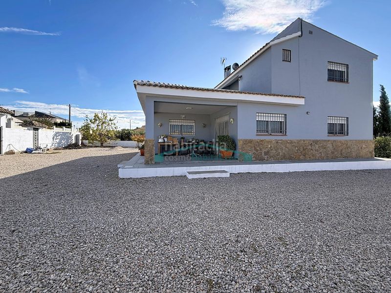 Foto d8bbe270-a983-472a-bef3-791d3c5af90c. Xalet amb aparcament a Pedralba