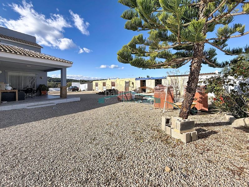 Foto ee415f59-0b5c-46a3-a014-c921b8ec9314. Xalet amb aparcament a Pedralba