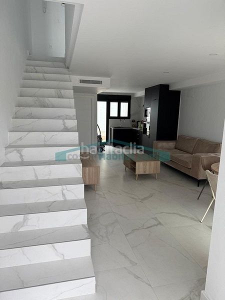 Foto 4de1bd19-9177-433b-9547-a3705db9478d. Casa adossada amb aparcament piscina a Valle del Sol Mutxamel